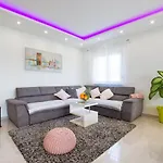 Luxury Danica With A Private Rooftop Pool شقة