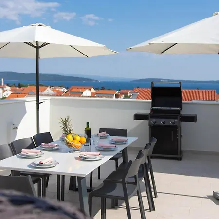 شقة Luxury Danica With A Private Rooftop Pool Kaštela