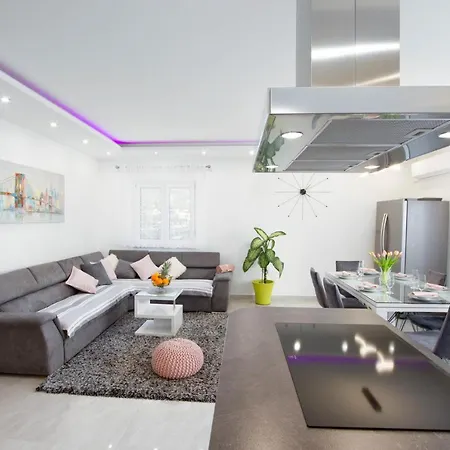 Appartement Luxury Danica With A Private Rooftop Pool *