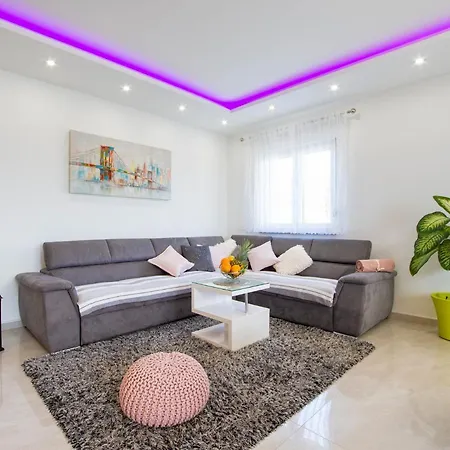 Luxury Danica With A Private Rooftop Pool Appartement