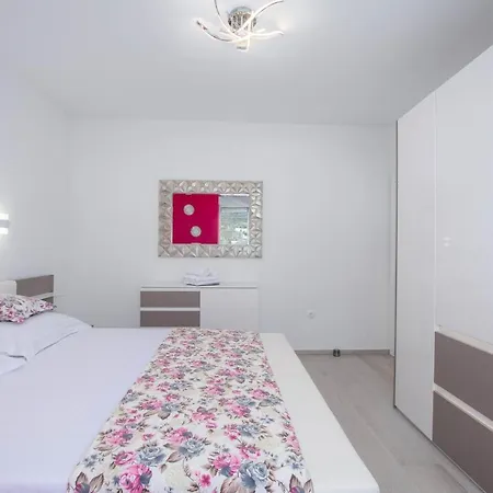 Luxury Danica With A Private Rooftop Pool *