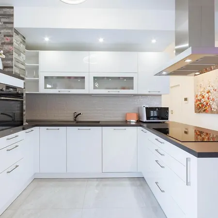 Luxury Danica With A Private Rooftop Pool Appartement Kaštela
