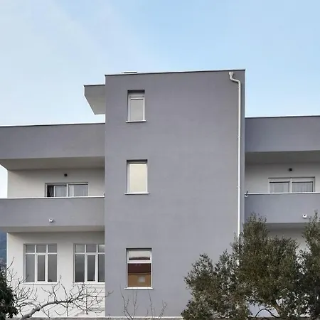 Apartman Luxury Danica With A Private Rooftop Pool Kaštela