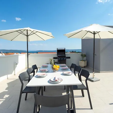 Luxury Danica With A Private Rooftop Pool *