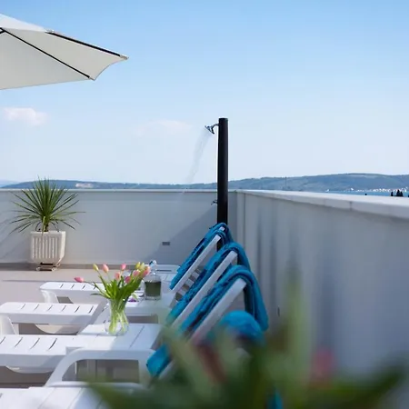 公寓 Luxury Danica With A Private Rooftop Pool Kaštela