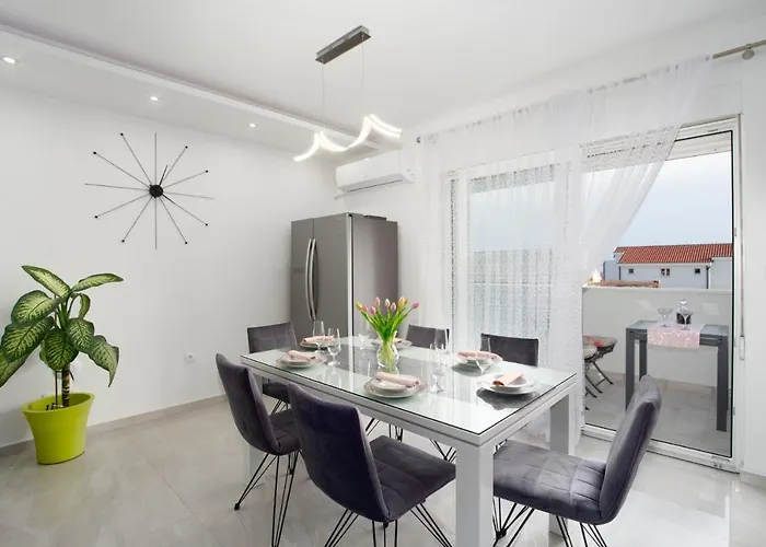 Apartman Luxury Danica With A Private Rooftop Pool