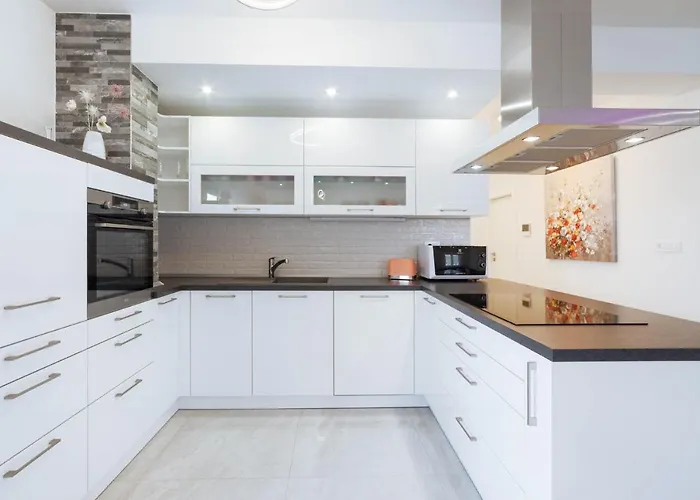 Luxury Danica With A Private Rooftop Pool Apartman Kaštela