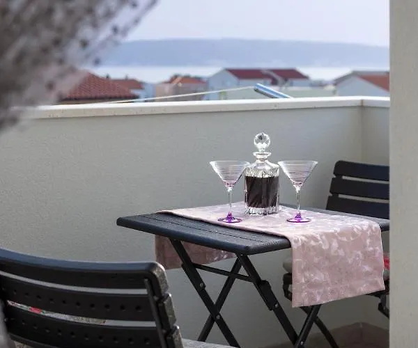Luxury Danica With A Private Rooftop Pool Apartman