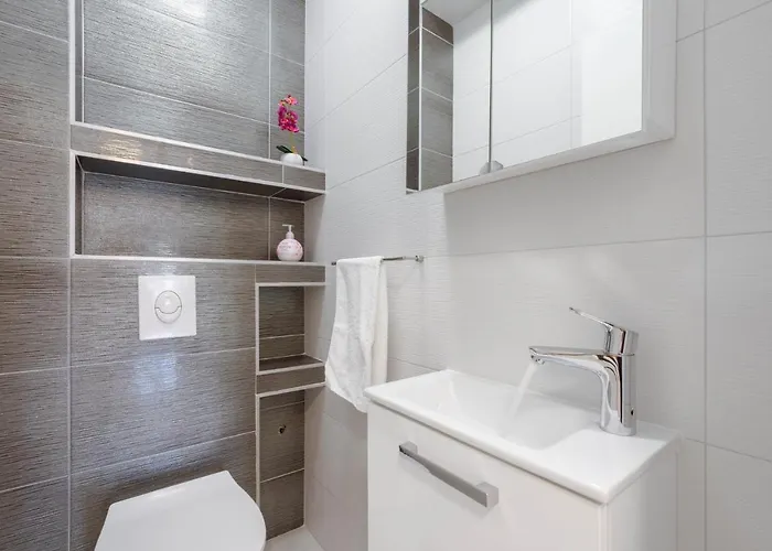 Luxury Danica With A Private Rooftop Pool *