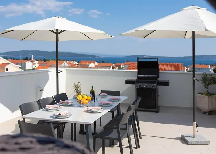 Apartman Luxury Danica With A Private Rooftop Pool Kaštela