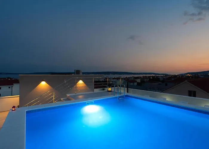 Luxury Danica With A Private Rooftop Pool *