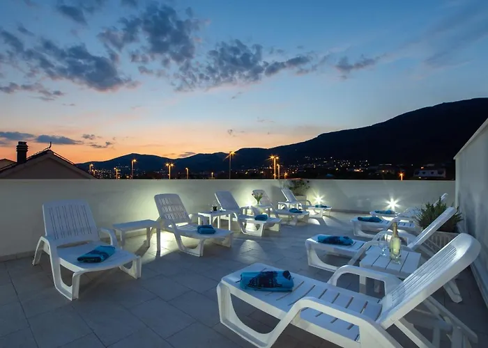 Luxury Danica With A Private Rooftop Pool Apartman