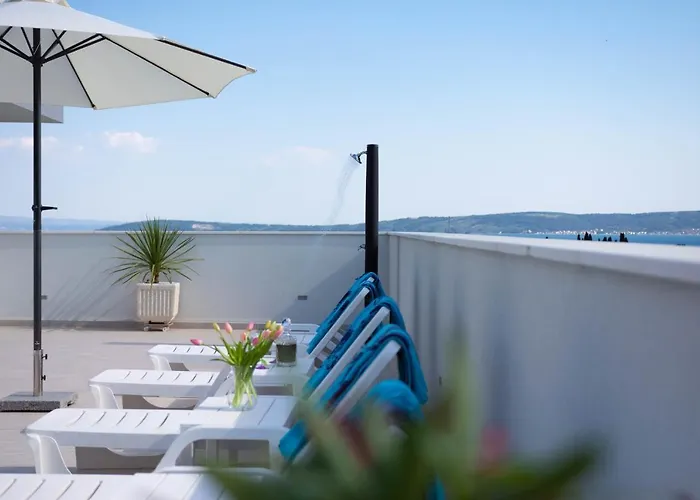 Apartman Luxury Danica With A Private Rooftop Pool Kaštela